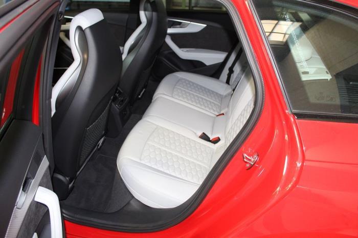 Audi RS 4 Avant 2.9 V6 TFSI 24V Sloopvoertuig (2018, Rood)