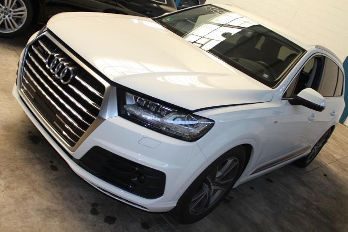 Audi Q7 3.0 TFSI V6 24V Skrotfordon (2017, METALLIC WIT)