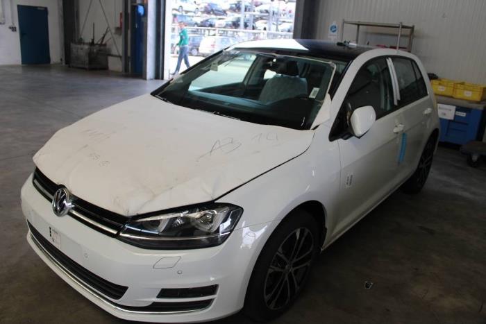 Volkswagen Golf VII 1.4 TSI 16V Épave (2016, Blanc)