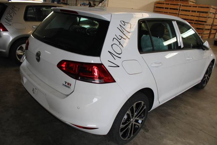 Volkswagen Golf VII 1.4 TSI 16V Épave (2016, Blanc)