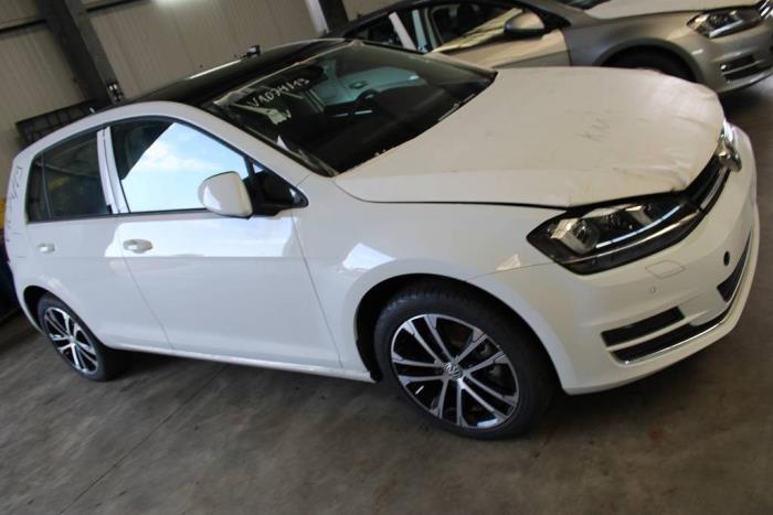 Volkswagen Golf VII 1.4 TSI 16V Épave (2016, Blanc)