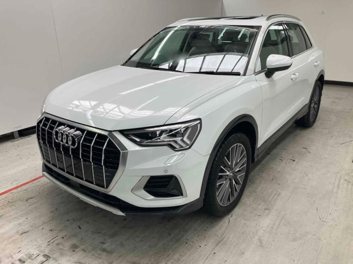 Audi Q3 1.5 35 TFSI 16V Skrotfordon (2022, METALLIC WIT)