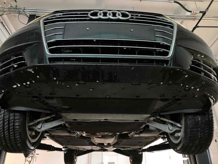 Audi A4 Quattro 2.0 TFSI 16V Sloopvoertuig (2017, Metallic, Zwart)