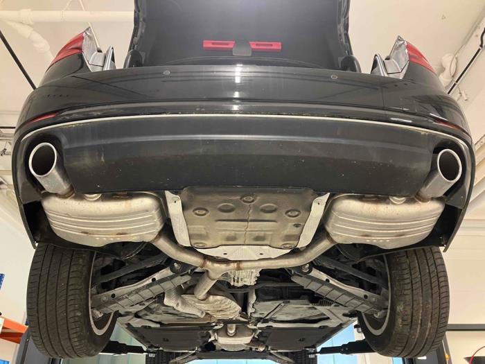 Audi A4 Quattro 2.0 TFSI 16V Salvage vehicle (2016, Metallic, Black)