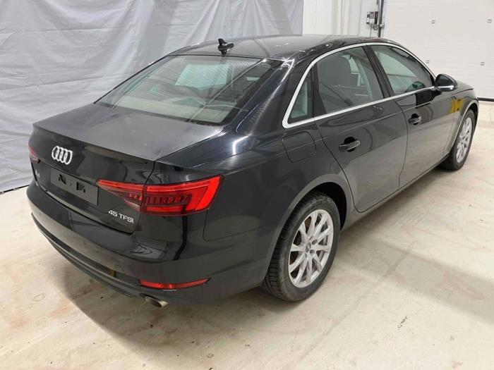 Audi A4 2.0 TFSI 16V Samochód złomowany (2017, Czarny)