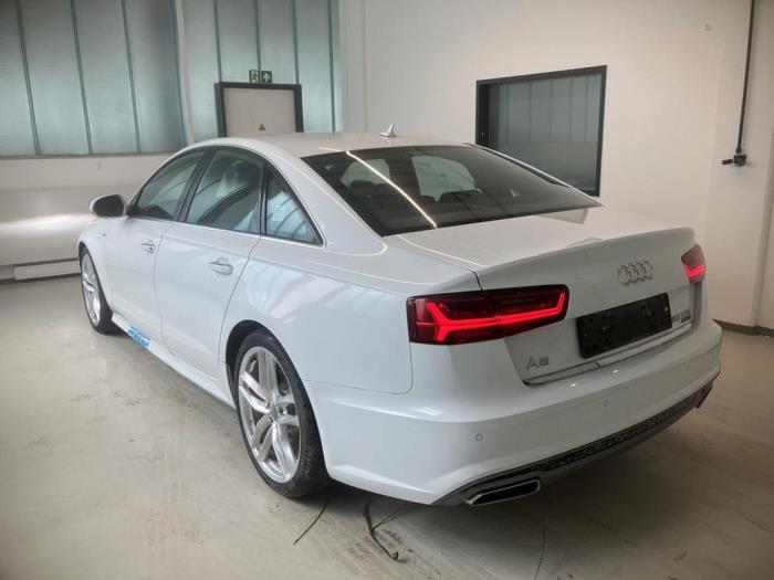 Audi A6 3.0 V6 24V TFSI Quattro Skrotfordon (2016, METALLIC WIT)