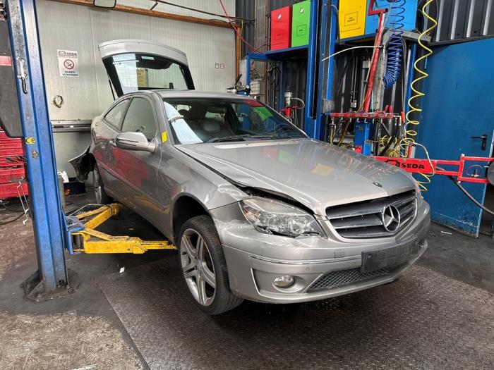 Mercedes C Sportcoupé 2.2 C-200 CDI 16V Skrotfordon (2009, ZILVER)