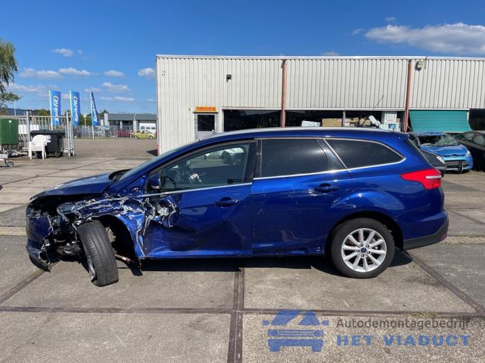 Ford Focus 3 Wagon 1.0 Ti-VCT EcoBoost 12V 125 Skrotfordon (2016, BLAUW)