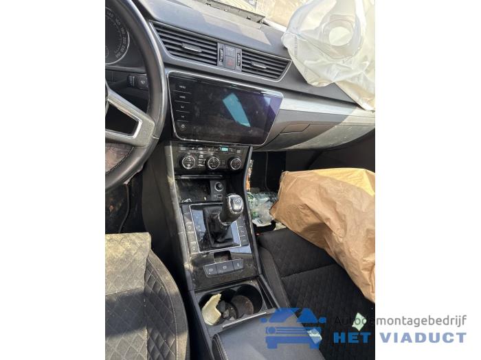 Skoda Superb Combi 2.0 TDI 4x4 Samochód złomowany (2018, Czarny)