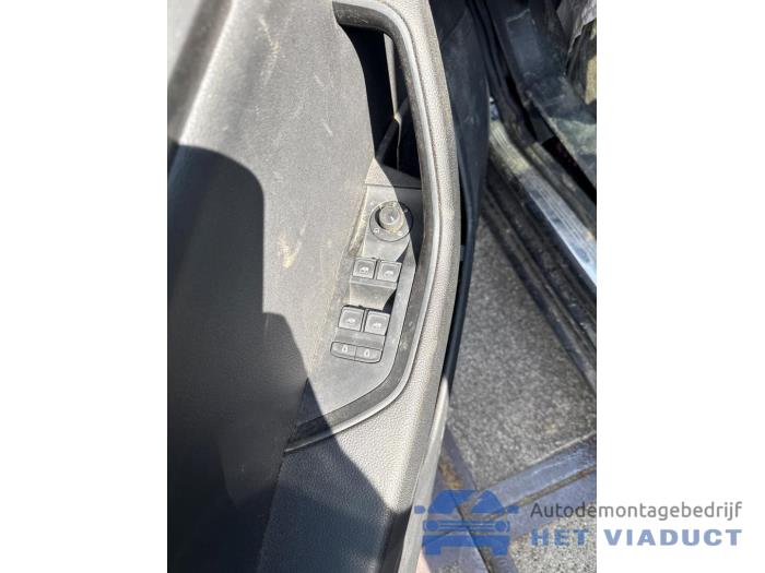 Skoda Superb Combi 2.0 TDI 4x4 Samochód złomowany (2018, Czarny)