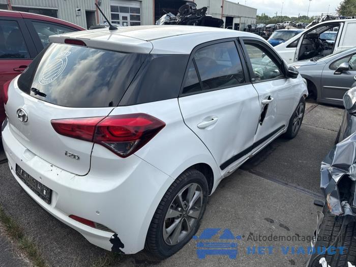 Hyundai i20 1.1 CRDi VGT 12V Samochód złomowany (2015, Bialy)