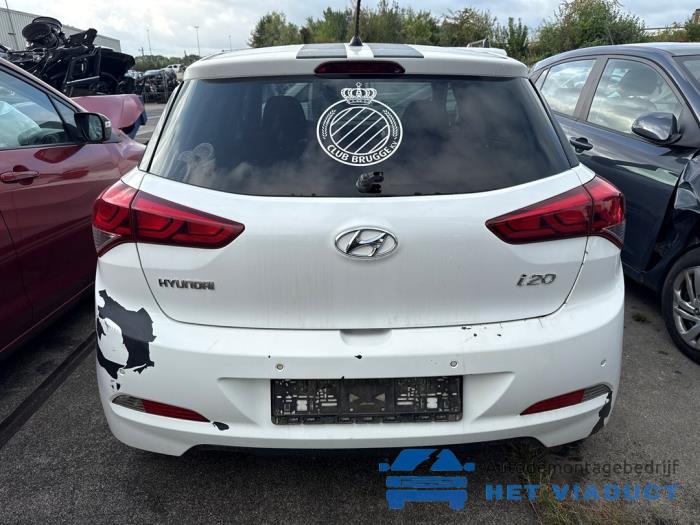 Hyundai i20 1.1 CRDi VGT 12V Samochód złomowany (2015, Bialy)