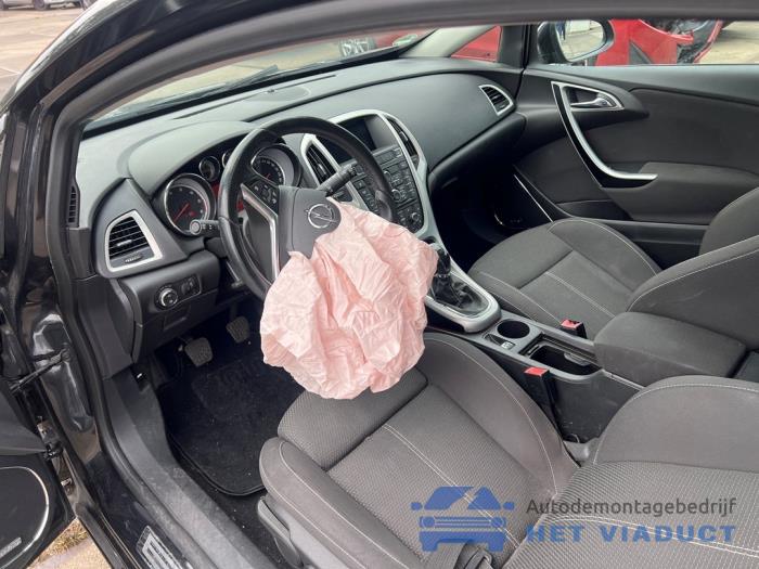 Opel Astra J GTC 2.0 CDTI 16V ecoFLEX Sloopvoertuig (2012, Zwart)