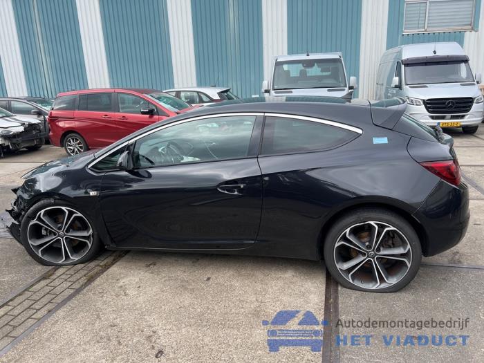 Opel Astra J GTC 2.0 CDTI 16V ecoFLEX Sloopvoertuig (2012, Zwart)