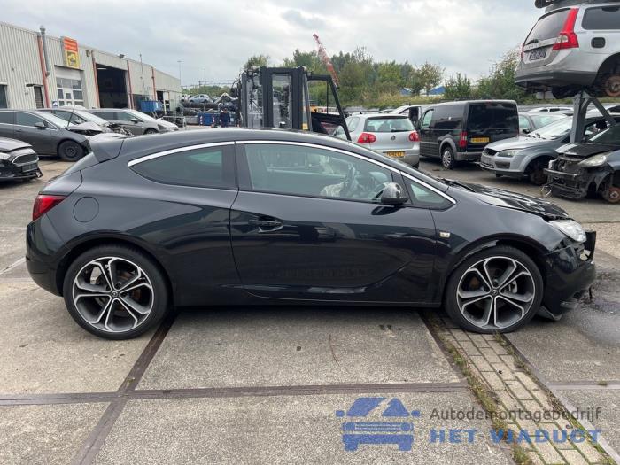 Opel Astra J GTC 2.0 CDTI 16V ecoFLEX Sloopvoertuig (2012, Zwart)