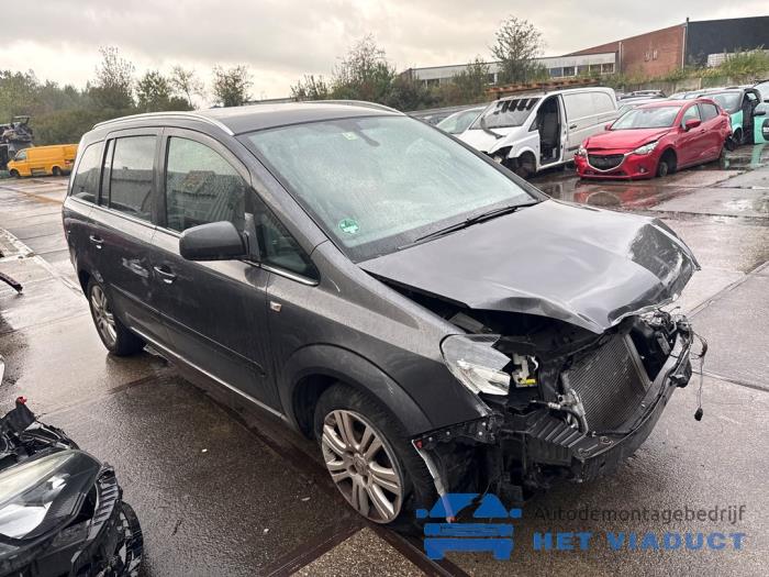 Opel Zafira 1.8 16V Ecotec Samochód złomowany (2011, Szary)