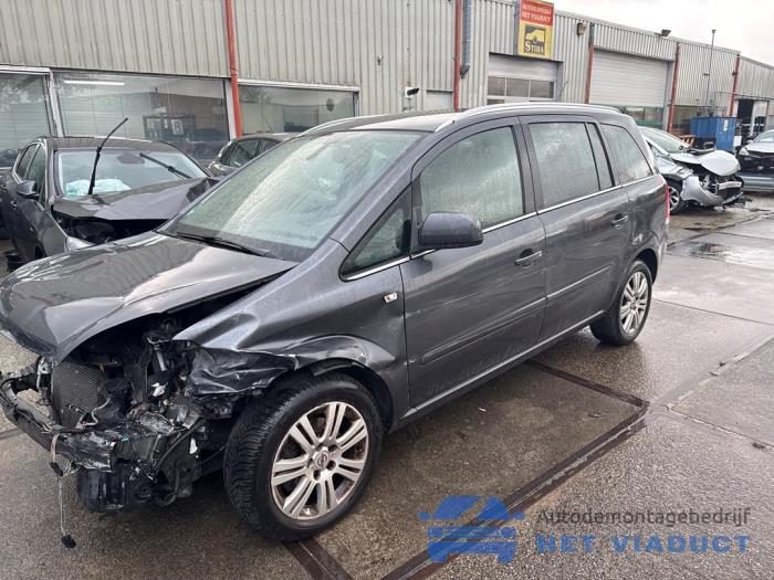 Opel Zafira 1.8 16V Ecotec Samochód złomowany (2011, Szary)