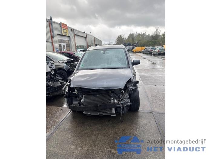 Opel Zafira 1.8 16V Ecotec Samochód złomowany (2011, Szary)