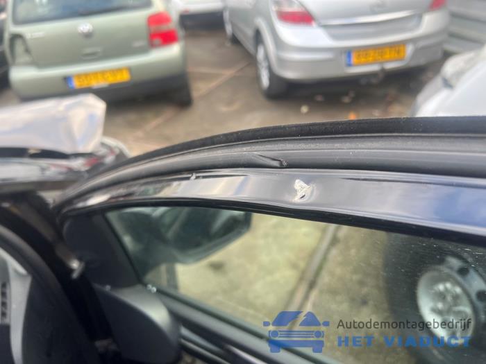 Volkswagen Up! 1.0 12V 60 Skrotfordon (2015, ZWART)