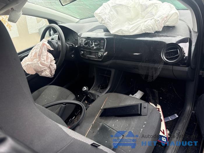 Volkswagen Up! 1.0 12V 60 Skrotfordon (2015, ZWART)