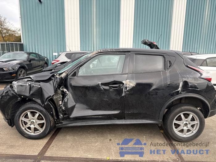 Nissan Juke 1.6 16V Skrotfordon (2015, ZWART)