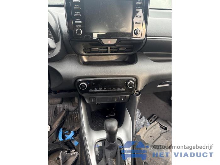 Toyota Yaris IV 1.5 12V Hybrid 115 Sloopvoertuig (2020, Wit)