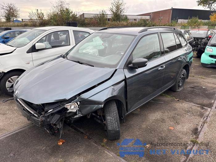 Skoda Fabia III Combi 1.0 TSI 12V Sloopvoertuig (2018, Grijs)