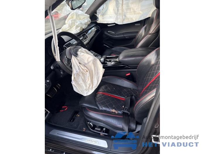 Audi A8 4.2 TDI V8 32V Quattro Skrotfordon (2016, GRIJS)