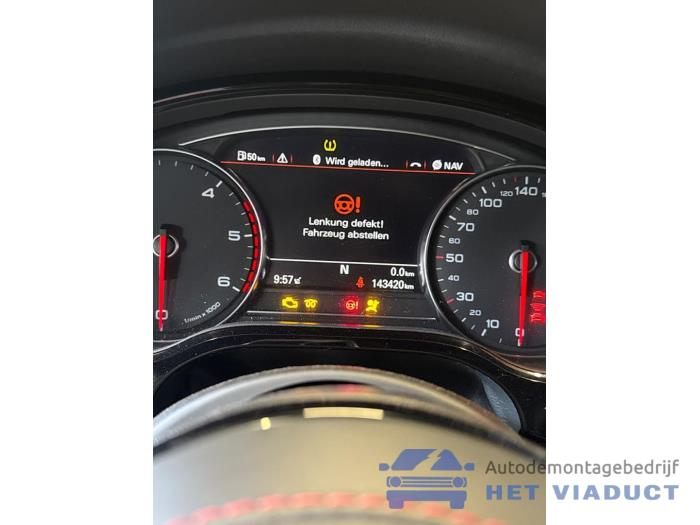 Audi A8 4.2 TDI V8 32V Quattro Skrotfordon (2016, GRIJS)