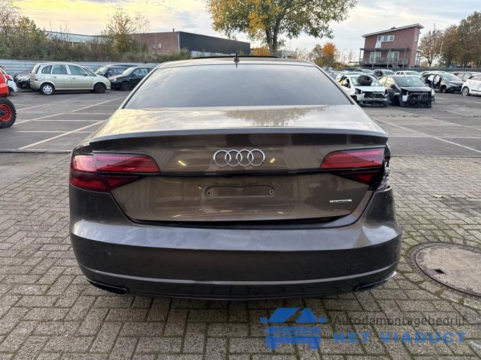 Audi A8 4.2 TDI V8 32V Quattro Skrotfordon (2016, GRIJS)