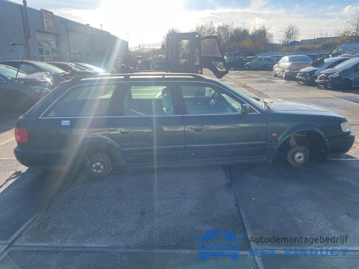 Audi A6 Avant 2.5 TDI Skrotfordon (1996, GROEN)