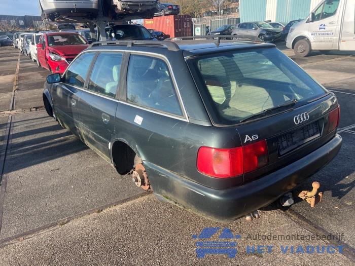 Audi A6 Avant 2.5 TDI Skrotfordon (1996, GROEN)
