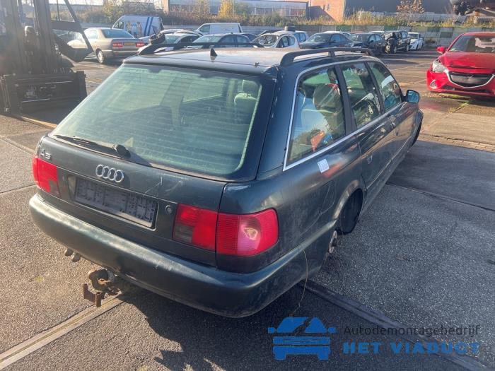 Audi A6 Avant 2.5 TDI Skrotfordon (1996, GROEN)