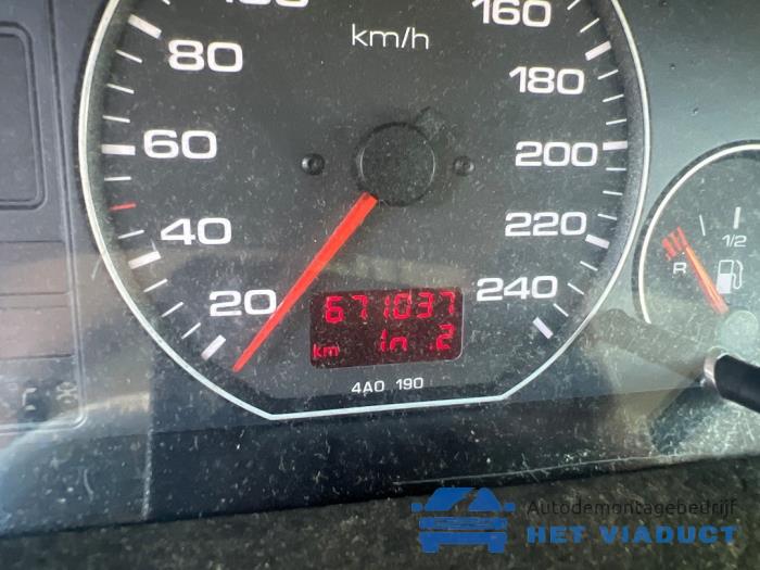 Audi A6 Avant 2.5 TDI Skrotfordon (1996, GROEN)