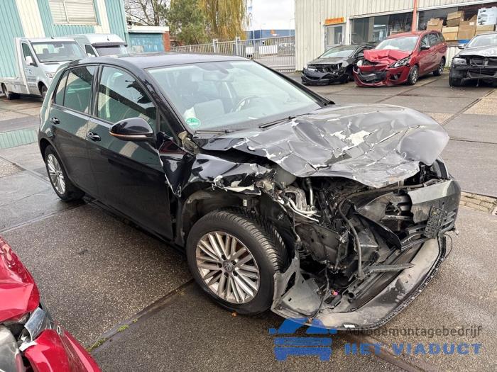 Volkswagen Golf VII 1.2 TSI 16V Skrotfordon (2014, ZWART)