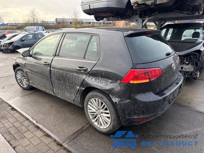 Volkswagen Golf VII 1.2 TSI 16V Skrotfordon (2014, ZWART)