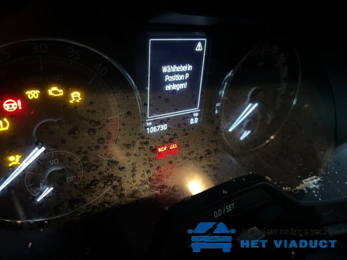 Skoda Octavia Combi 1.6 TDI 16V Skrotfordon (2017, GRIJS)