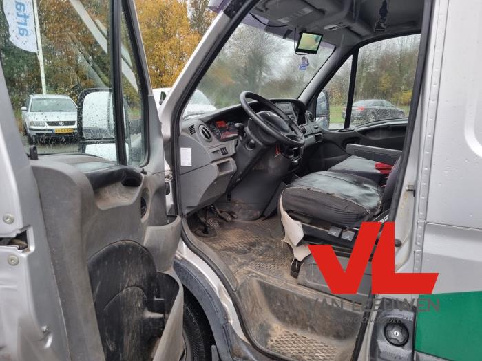 Iveco New Daily VI 35C17, 35S17, 40C17, 50C17, 65C17, 70C17 Schadevoertuig (2014)