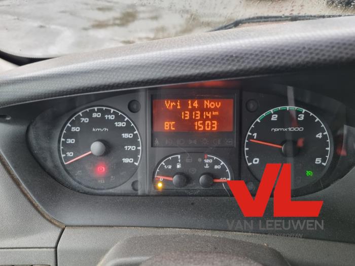 Iveco New Daily VI 35C17, 35S17, 40C17, 50C17, 65C17, 70C17 Schadevoertuig (2014)