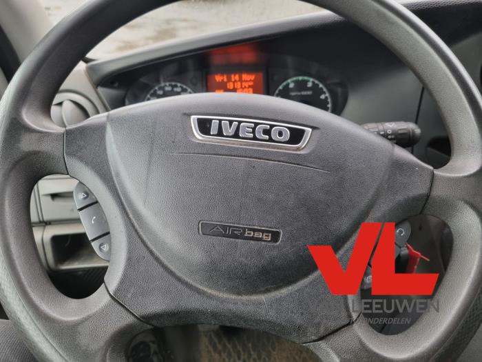 Iveco New Daily VI 35C17, 35S17, 40C17, 50C17, 65C17, 70C17 Schadevoertuig (2014)