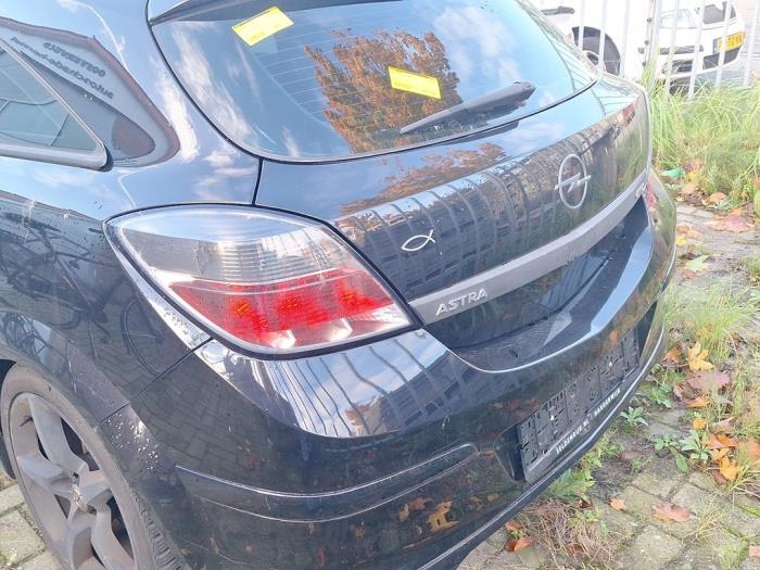 Opel Astra H GTC 1.6 16V Skrotfordon (2008, ZWART)