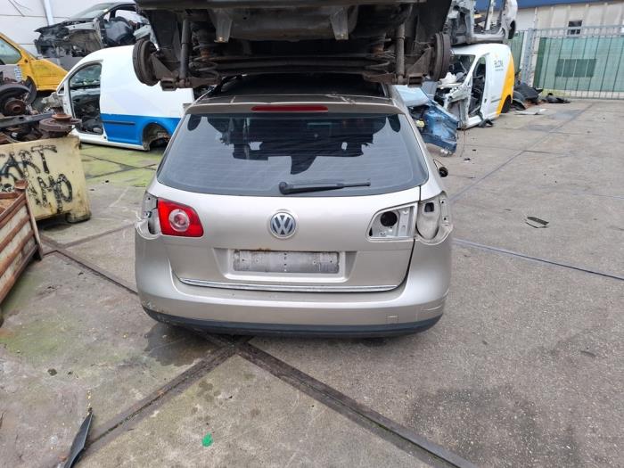 Volkswagen Passat Variant 1.6 Skrotfordon (2006, BEIGE)