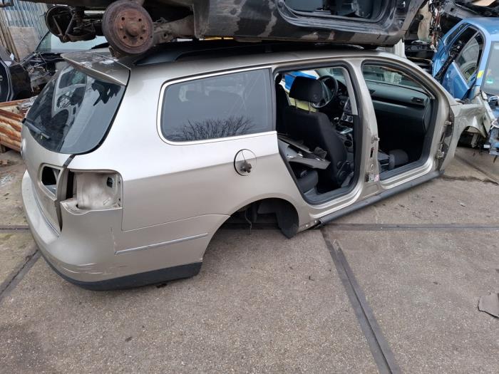 Volkswagen Passat Variant 1.6 Skrotfordon (2006, BEIGE)