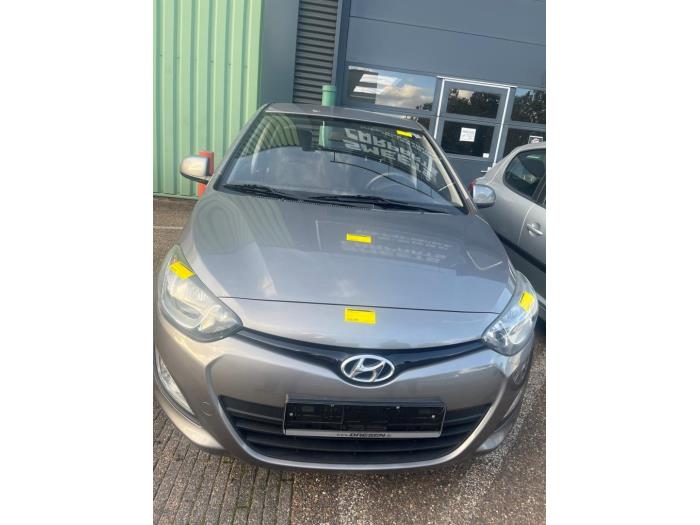 Hyundai i20 1.2i 16V Skrotfordon (2013, GRIJS)
