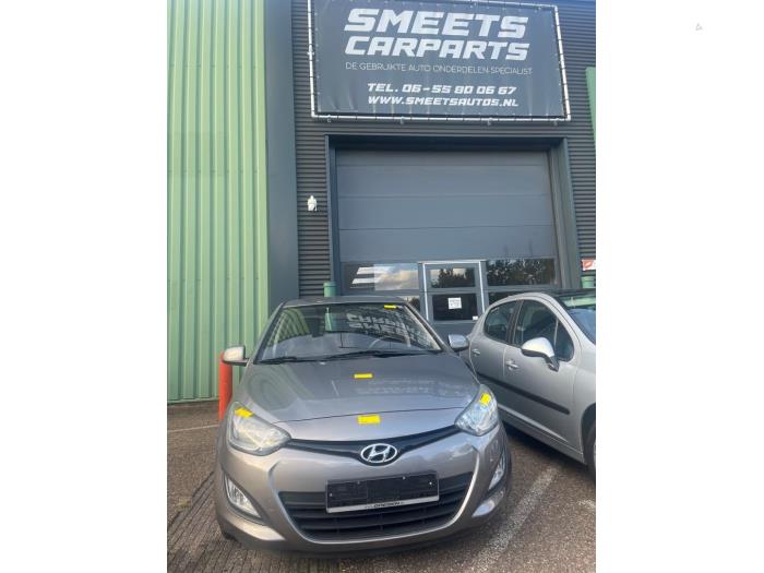 Hyundai i20 1.2i 16V Skrotfordon (2013, GRIJS)