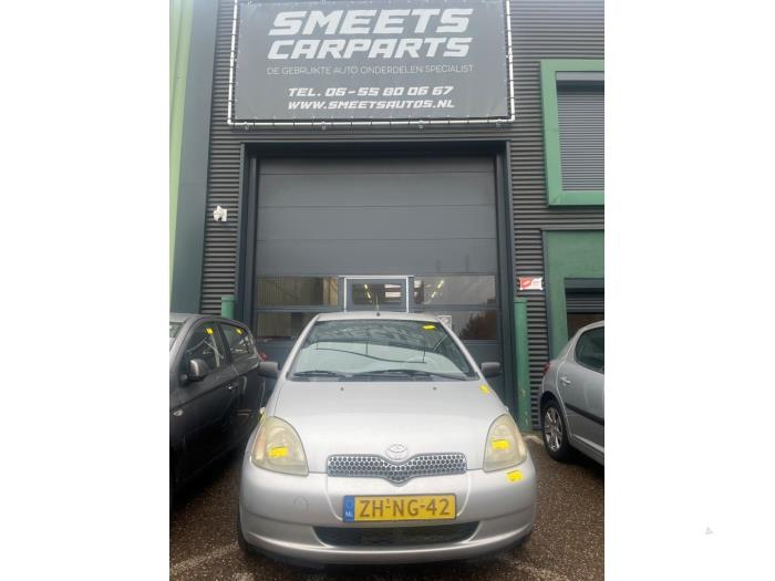 Toyota Yaris 1.0 16V VVT-i Skrotfordon (1999, GRIJS)