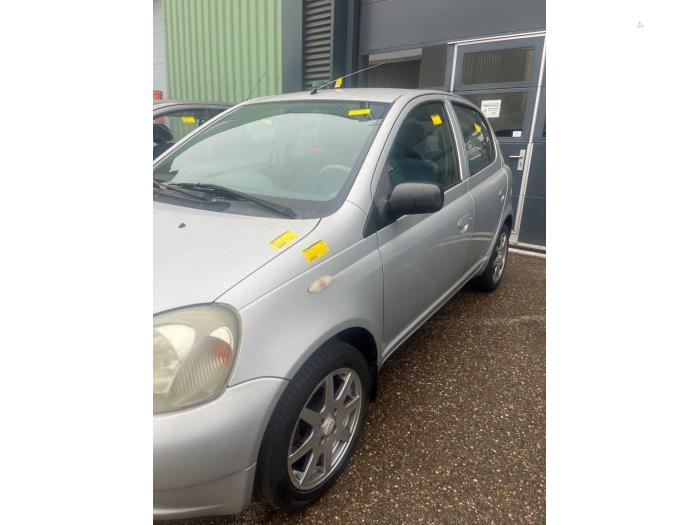 Toyota Yaris 1.0 16V VVT-i Skrotfordon (1999, GRIJS)