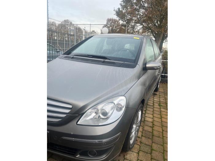 Mercedes B 2.0 B-180 CDI 16V Skrotfordon (2005, GRIJS)