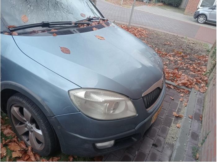 Skoda Roomster 1.4 16V Skrotfordon (2009, GRIJS)