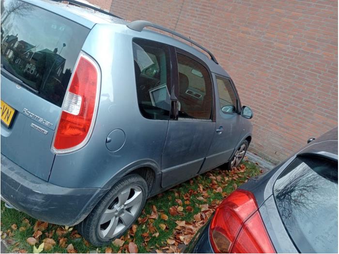 Skoda Roomster 1.4 16V Skrotfordon (2009, GRIJS)